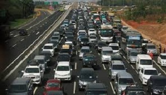 tol cikampek macet