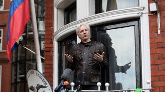 julian assange kedubes ekuador