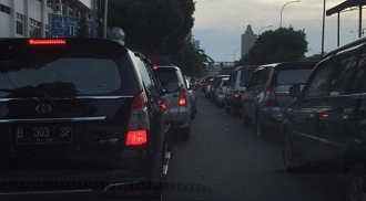 jakarta cikampek macet 1