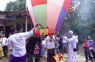 balon lebaran