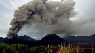 gunung bromo erupsi 2019